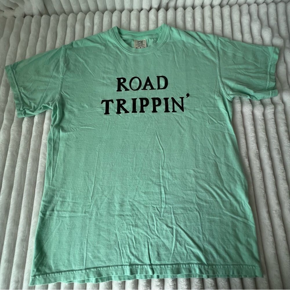 Road Trippin T-shirt Comfort Colors Mens Size M Green